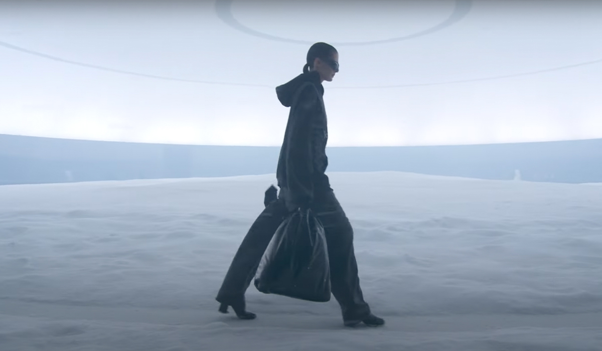 Balenciaga: Cuando la Moda se Encuentra con el Sonido de Demna Gvasalia y Boyfriend