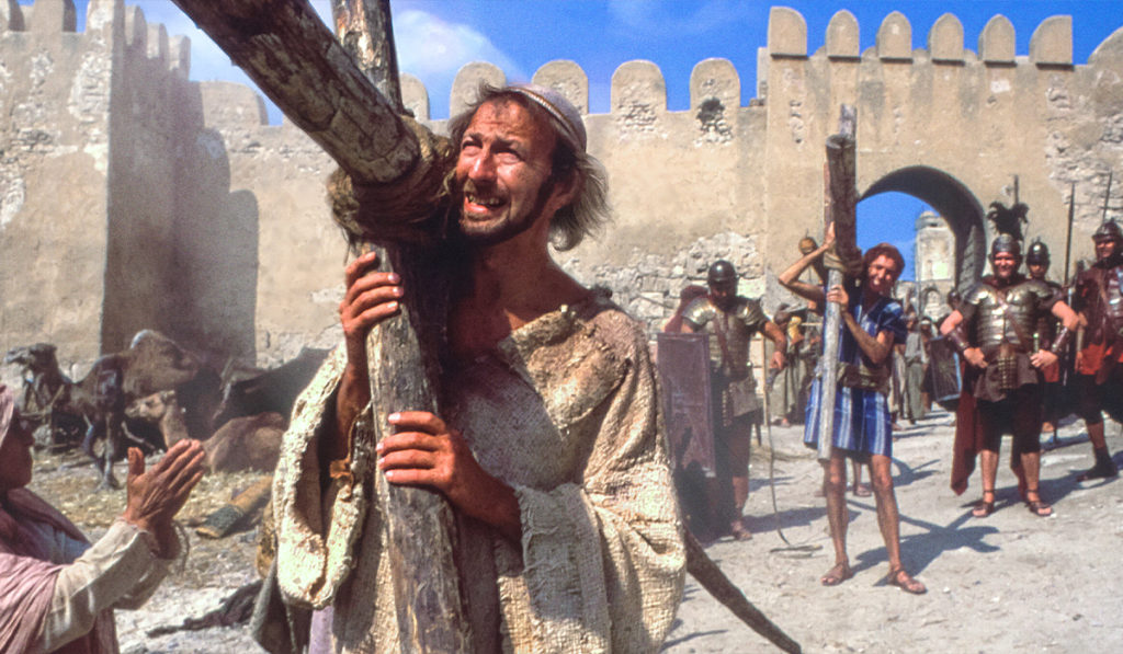 La Vida de Brian: la comedia como crítica social y el legado de Monty Python