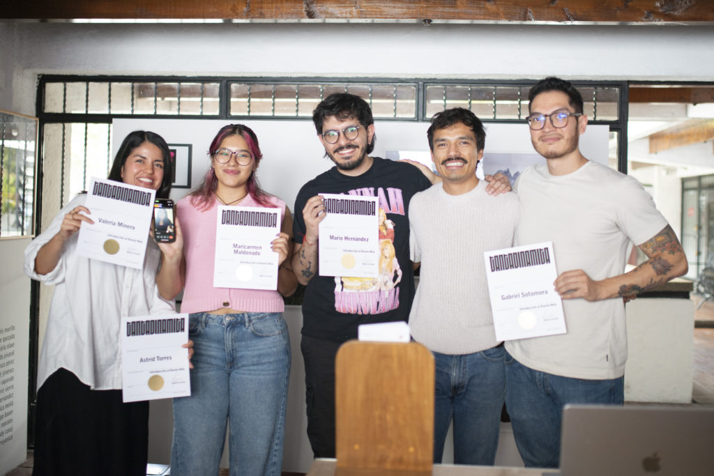 Así vivimos la graduación de la sexta generación de diseñadores de Introducción al Diseño Web