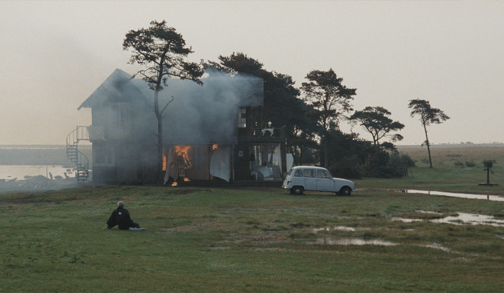 De lo Divino a lo Cotidiano: El Sacrificio y la Profundidad de Tarkovsky