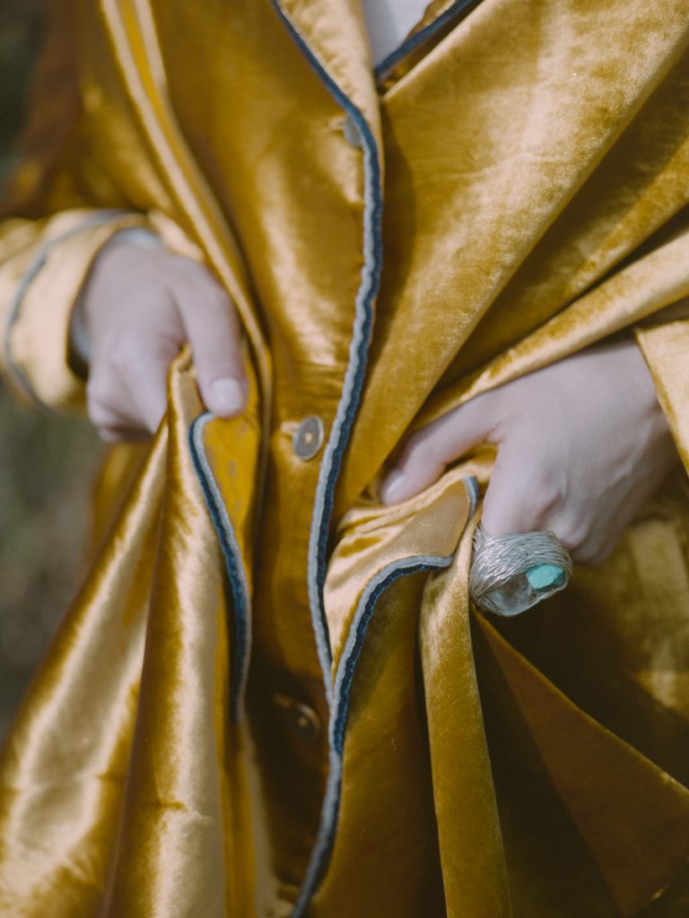 Abrigo Dorado — obra de Agustín Fallas