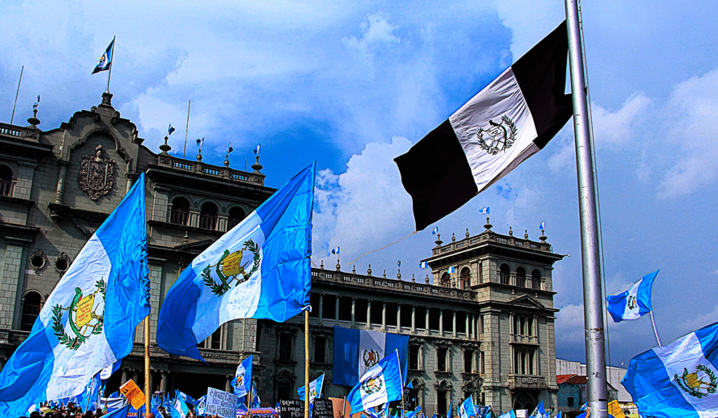 Ecos del 44: Cómo el Arte reflexiona sobre la historia y la violencia en Guatemala